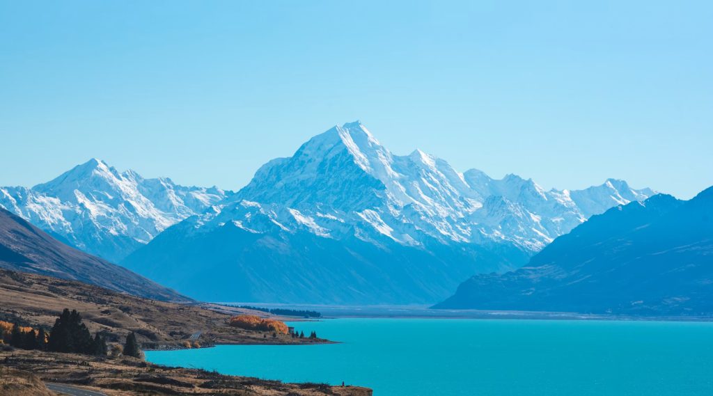 New Zealand mountain and lake landscape — study and work in New Zealand